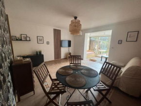 Appartement T2 au bord de mer avec parking, terrasse et piscine